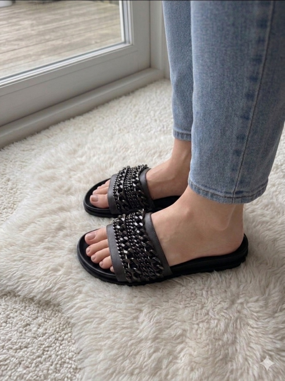 Kendall + Kylie Shiloh Chain Link Slides Black Sandals Size 7